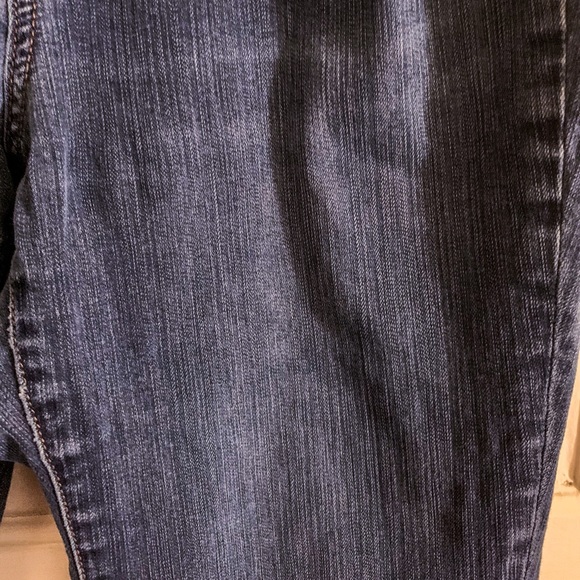 Medium wash curvy-bootcut jeans - Picture 4 of 6